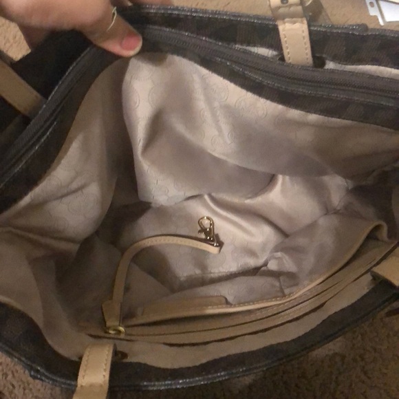 Lightly used Michael Kors 3 compartment purse - Picture 3 of 4